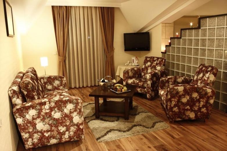 מרמריס Cle Resort Hotel מראה חיצוני תמונה