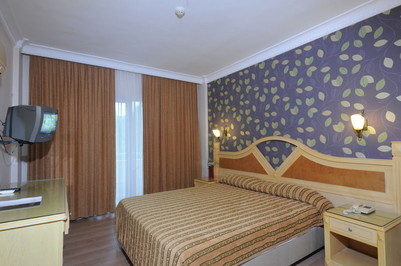 מרמריס Cle Resort Hotel מראה חיצוני תמונה