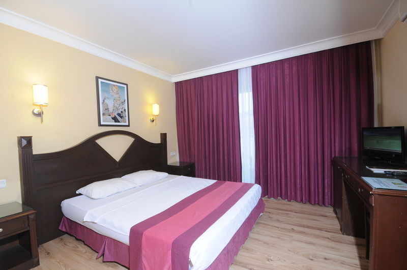 מרמריס Cle Resort Hotel מראה חיצוני תמונה