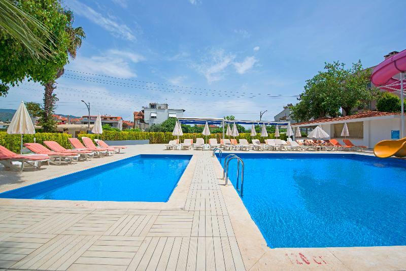 מרמריס Cle Resort Hotel מראה חיצוני תמונה