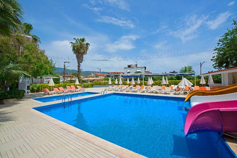 מרמריס Cle Resort Hotel מראה חיצוני תמונה