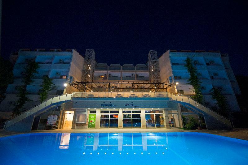 מרמריס Cle Resort Hotel מראה חיצוני תמונה
